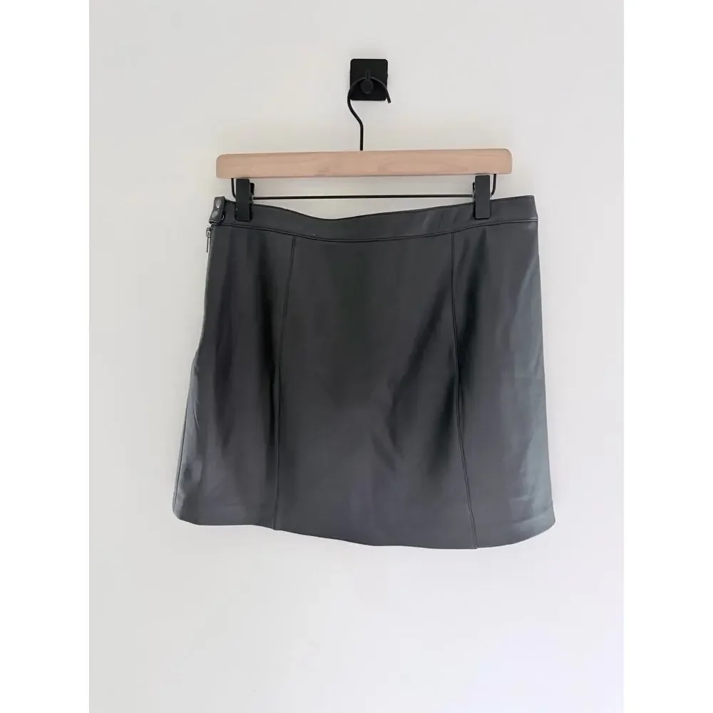 Gentle Fawn Justine Faux Leather Black Mini High Rise Side Zip Skirt-Size 8